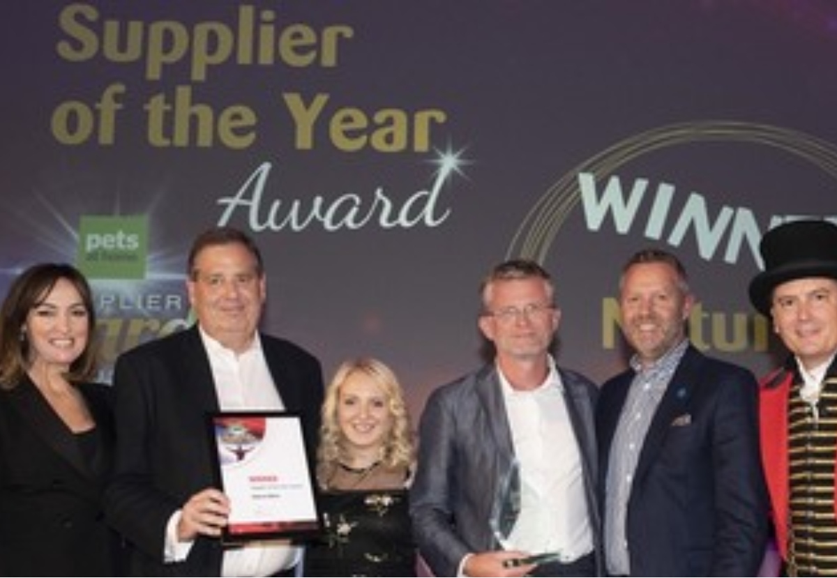 Natures Menu gana en dos Categorías en el Pets at Home Supplier Awards